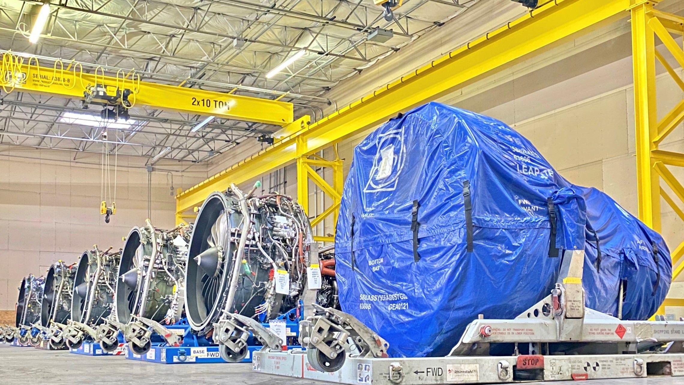 Fwd engine support store